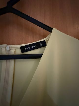 Vestido amarelo creme