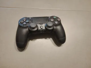 Consola PS4 Pro Negra + 8 Juegos