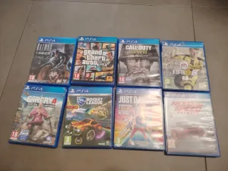 Consola PS4 Pro Negra + 8 Juegos