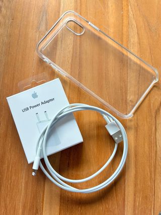 iPhone XR (2019) + accesorios