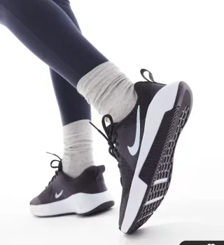 Zapatillas Nike MC Trainer 3 a estrenar