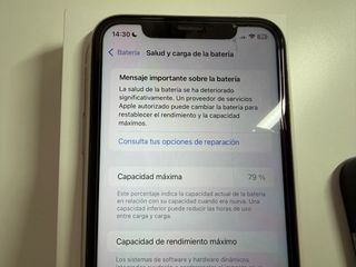 iPhone 11 + 3 Fundas + Protector