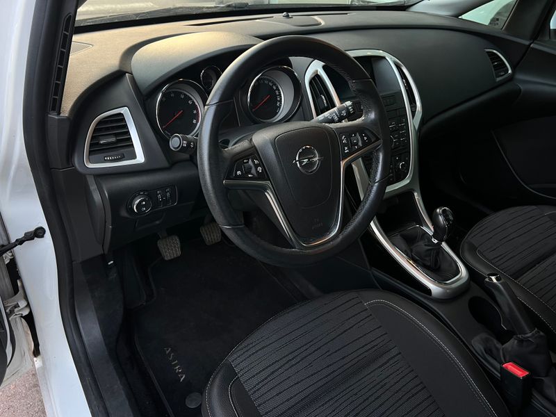Opel Astra 1.6 115cv 115000KM 2015 foto 6
