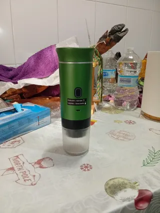 Cafetera automática de cápsulas con cable USB