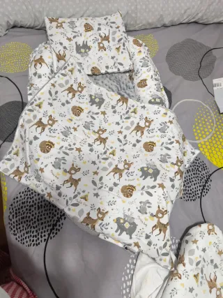 Nido reductor para bebé con estampado de animales