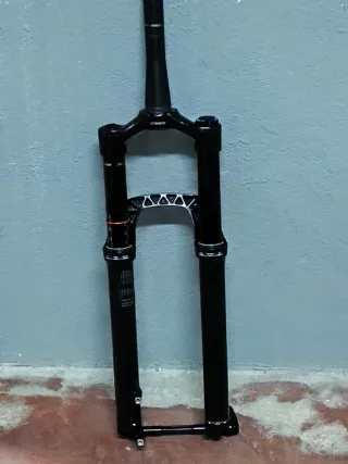 Horquilla Rock Shox Revelation 29 carrera 160 mm