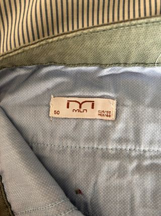 Pantalones chinos verde militar