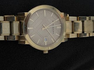 Reloj Burberry Dorado