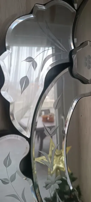 Espejo estilo veneciano tallado