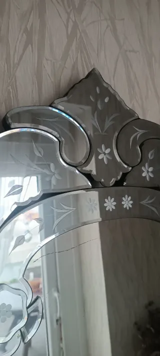 Espejo estilo veneciano tallado