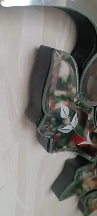 Espejo estilo veneciano tallado