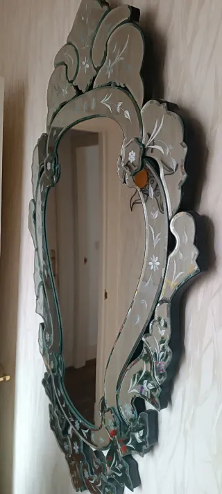 Espejo estilo veneciano tallado