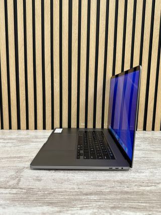 MacBook Pro 16" 2019 i9 16GB 500GB SSD