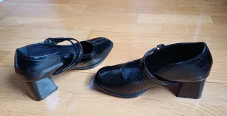 Zapatos charol tacón ancho negros