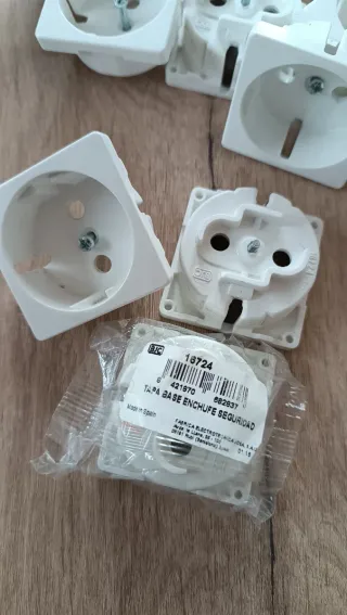 Marcos, schukos e interruptores BJC Rehabitat