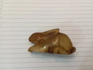 Piccola scultura coniglio cinese antica