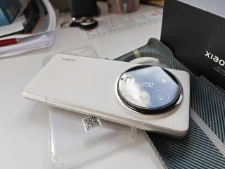 Xiaomi 14 Ultra blanco