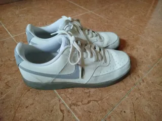 Zapatillas Nike Hombre Blancas y Grises