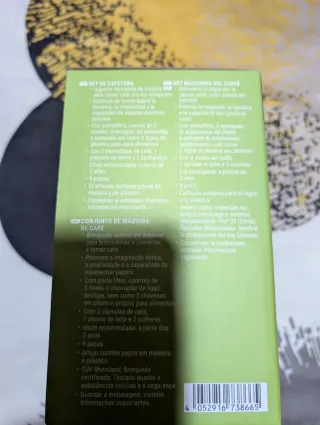 Cafetera de madera de juguete