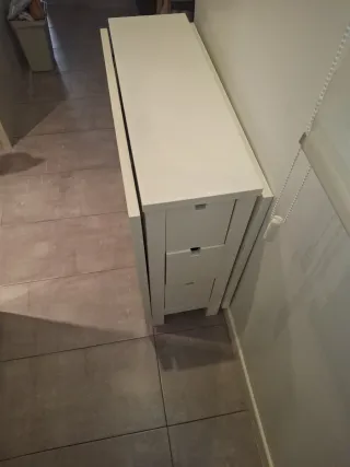 Mesa plegable blanca extensible