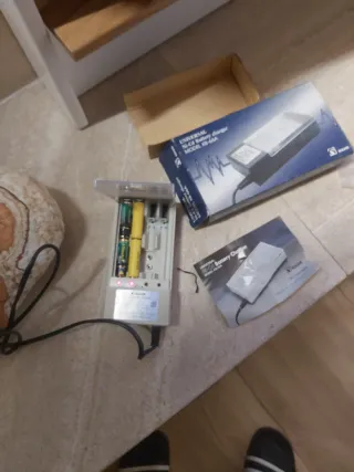 Caricabatterie universale KOLVIM Ni-MH