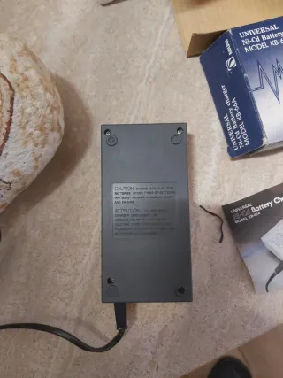 Caricabatterie universale KOLVIM Ni-MH