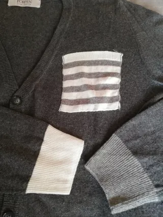 Cardigan uomo grigio con taschino a righe