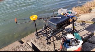 Cajón de pesca nuevo con accesorios