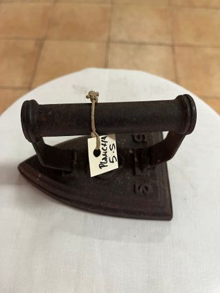 Plancha de hierro antigua