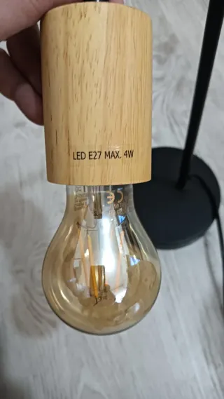 Lámpara de mesa metal y madera