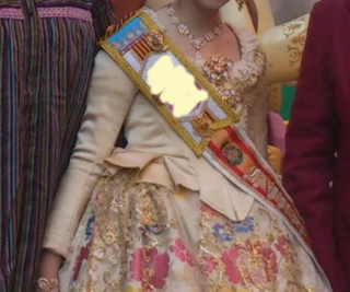 Alquiler Traje de Fallera Beige y Multicolor