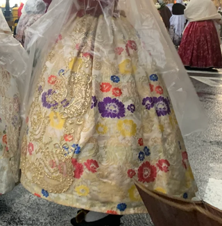Alquiler Traje de Fallera Beige y Multicolor