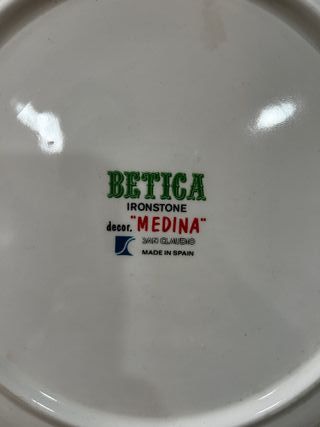 Fuente ovalada de cerámica de la marca San Claudio