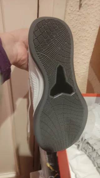 Nike KOBE Talla 41 Gris/Blanco ORIGINALES!!