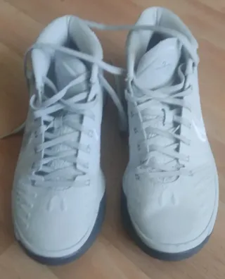 Nike KOBE Talla 41 Gris/Blanco ORIGINALES!!