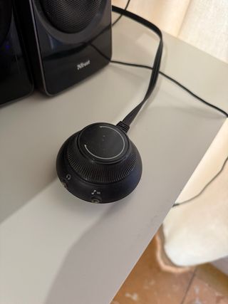 Equipo de Sonido 2.1 Negro y Gris