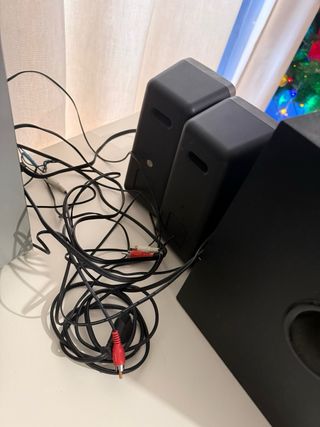 Equipo de Sonido 2.1 Negro y Gris