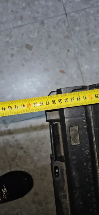 Baúl de herramientas con ruedas