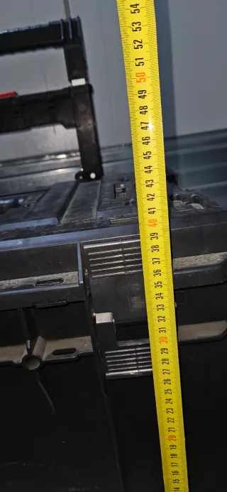 Baúl de herramientas con ruedas