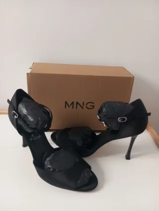 Sandalias de tacón negras