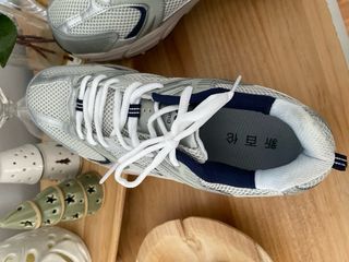 New Balance 530 Deportivas Plata y Blanco