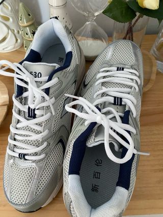 New Balance 530 Deportivas Plata y Blanco