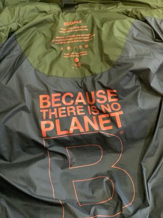 Abrigo Ecoalf verde oliva