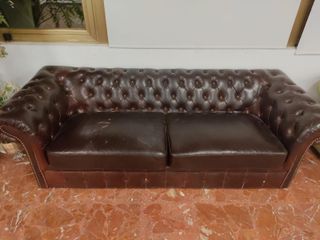 Sofá de piel marrón Chester