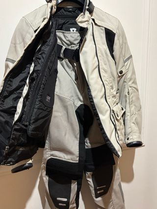 Conjunto Moto Mujer Revit Cazadora y Pantalón
