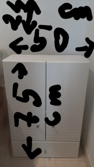 Armario blanco de madera