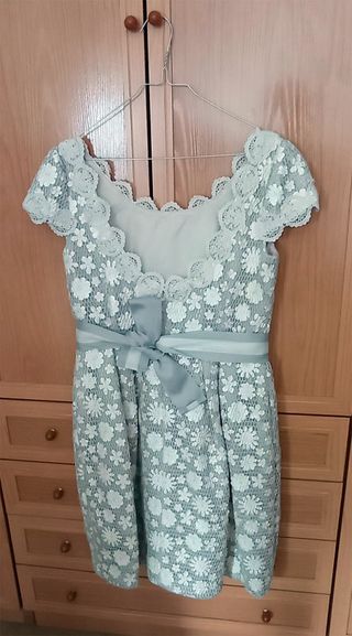 Vestido con lazo. Talla 44