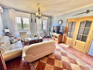 Casa adosada en venta en Valdepeñas