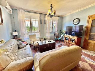 Casa adosada en venta en Valdepeñas