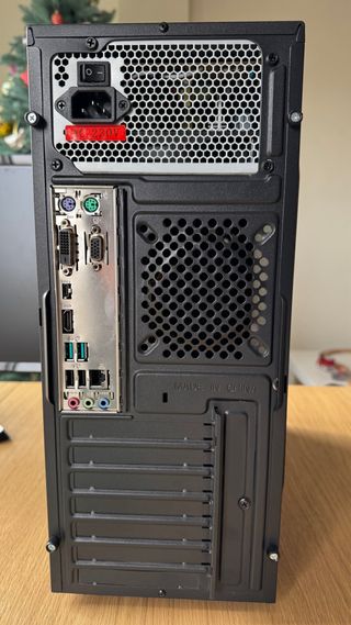 PC Intel i7 32GB RAM + Monitor LG IPS 22